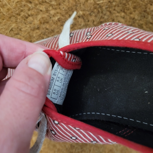 Taylor swift keds - Picture 3 of 3